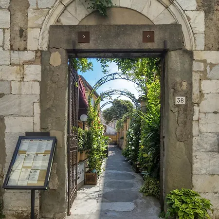 Amalfitana 2* Pisa